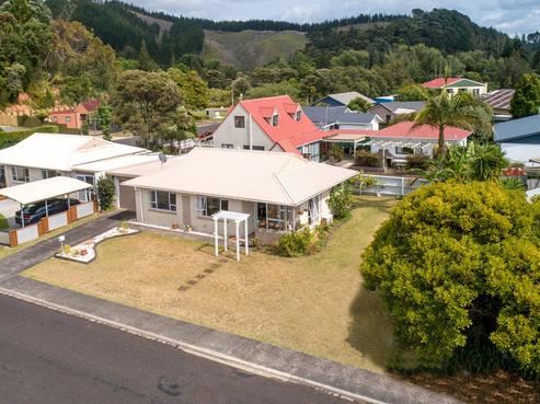 100B Waverley Place, Whangamata