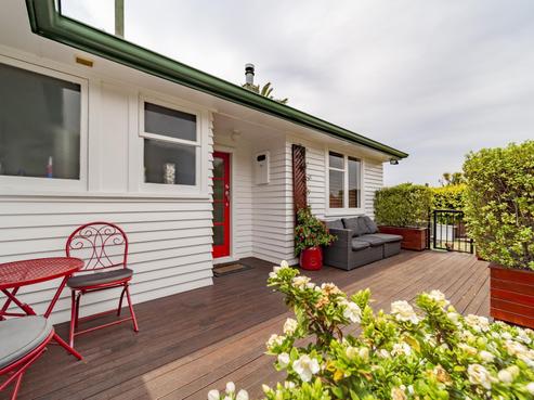7 Neal Crescent, Onekawa