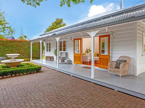 284 Main Road, Tairua