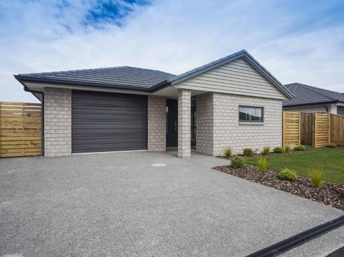 96 Sunline Avenue, Lincoln