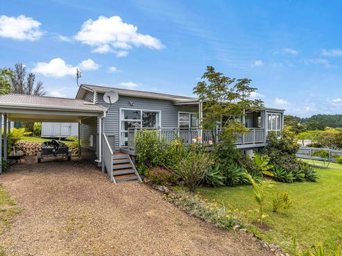12 Marine View Road, Onetangi