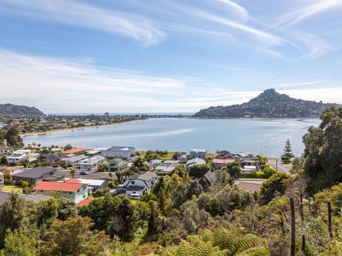 10 Pine Grove, Tairua
