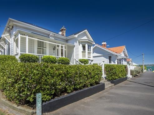 8 Cheltenham Road, Devonport