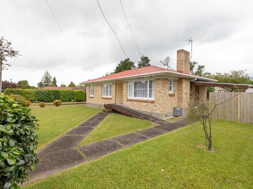 41 Pine Avenue, Bader