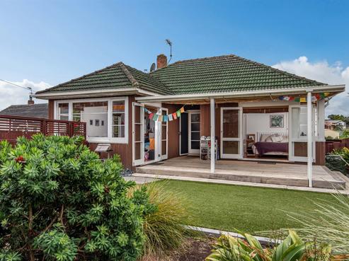 46 Philomel Crescent, Bayswater