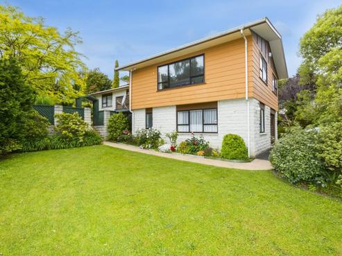 59 Field Street, Silverstream
