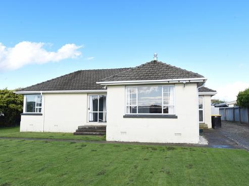 106 Saturn Street, Strathern