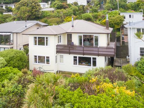 11 Winston Street, Crofton Downs