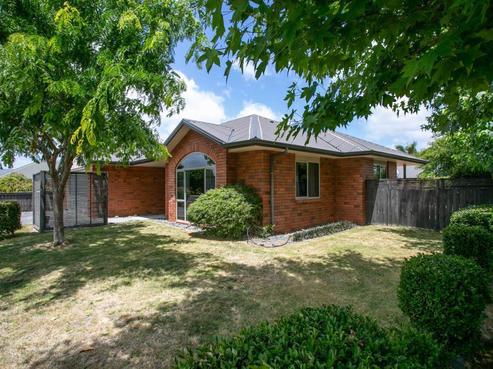 37 Oaklands Drive, Cambridge