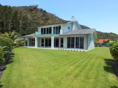 108 Omara Place, Matarangi