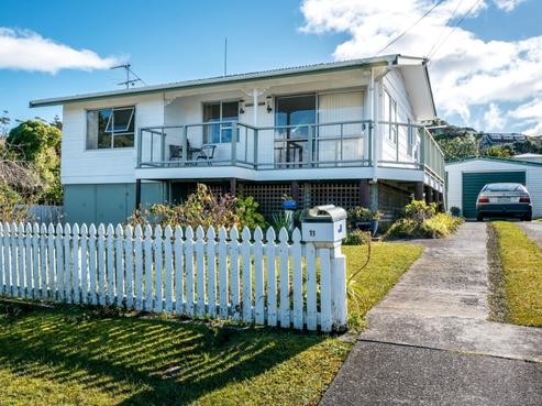 11 Wattle Road, Oneroa