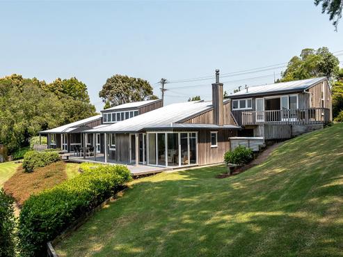 560 Whitford Road, Whitford