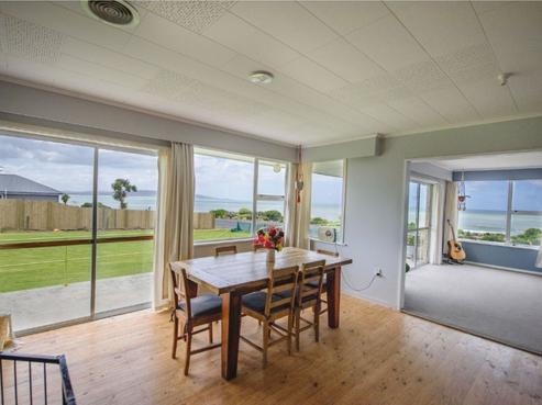 1302 Kaka Point Road, Kaka Point