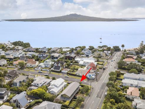 1 Merani Street, Narrow Neck