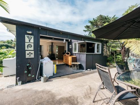 27 Nelson Avenue, Surfdale