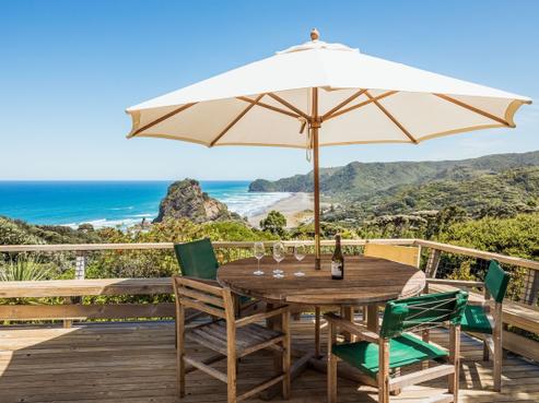 68 Rayner Road, Piha