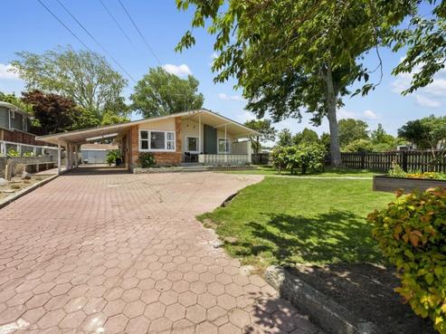 44 Bruce Avenue, Glenview