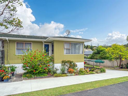 2/18 Mannering Place, Hillcrest
