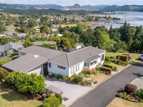 136 Tirohanga Drive, Whangamata