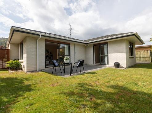 52A Parata Street, Waikanae