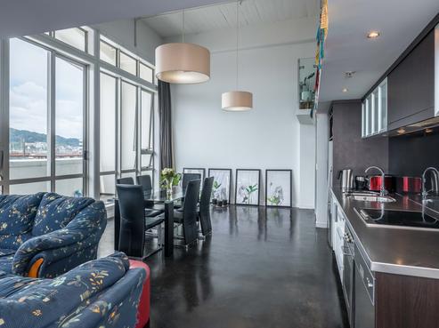 111/107 Thorndon Quay, Thorndon
