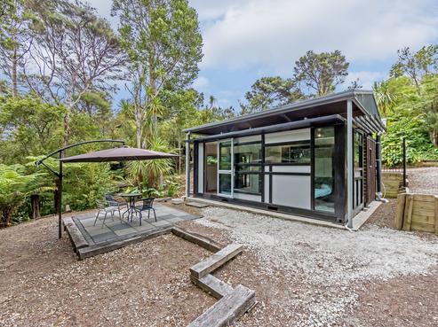 191 Whangaparaoa Road, Red Beach