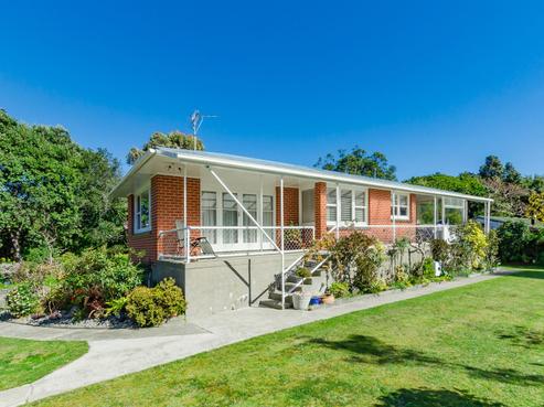 120 Ruapehu Street, Paraparaumu