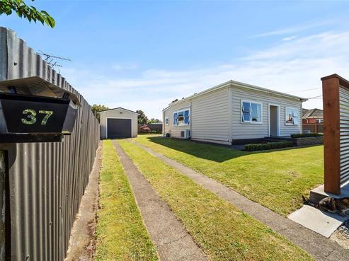 37 Burns Street, Hawera