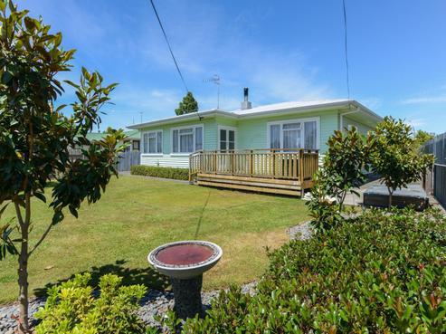 4 Elizabeth Place, Clive