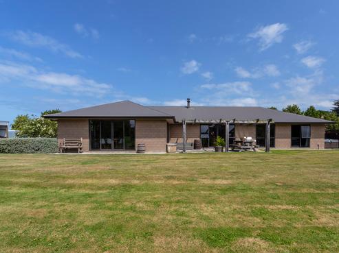 184 Parsons Road, Weston
