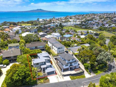 9A Heathcote Road, Castor Bay