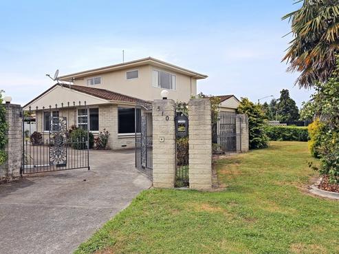 510 Poplar Place, Akina