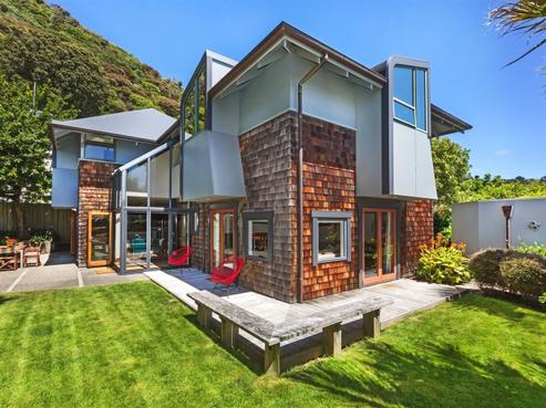 363 Muritai Road, Eastbourne
