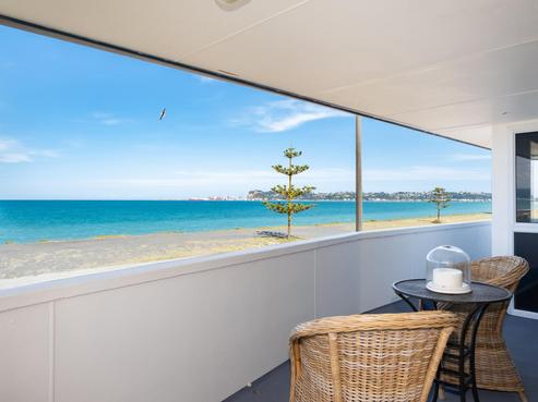 99 The Esplanade, Westshore