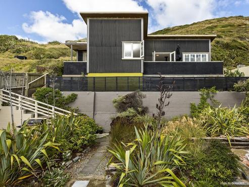 1085 Makara Road, Makara