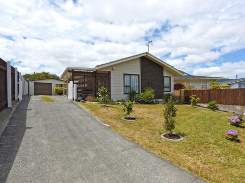 12 Omaha Grove, Totara Park