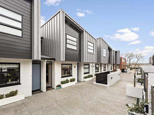 32/4 Stables Lane, Silverdale