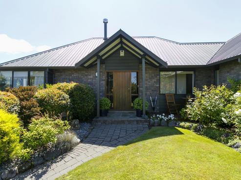 11 Awanui Street, Hilltop