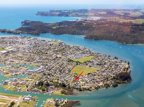 127 Robinson Road, Whitianga