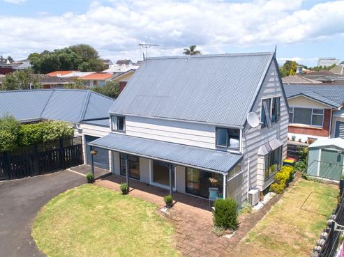 2/8 Shakespeare Road, Milford