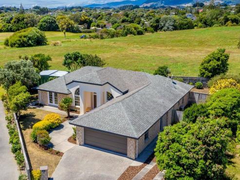 12 Marewa Place, Waikanae Beach
