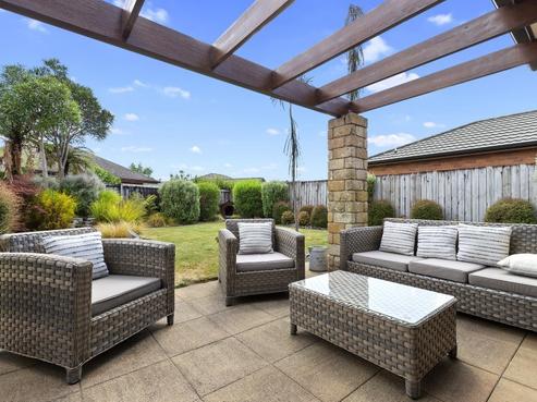 7 Stratford Place, Huntington