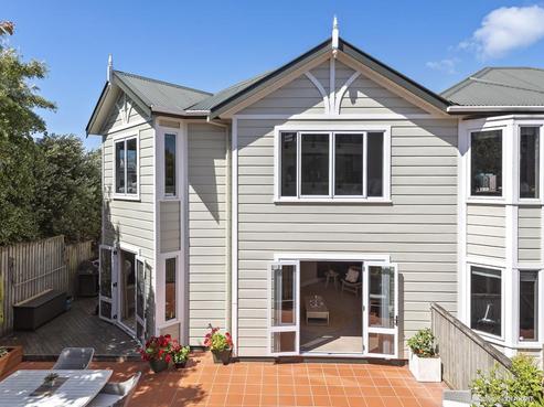 13/28 Hobson Street, Thorndon