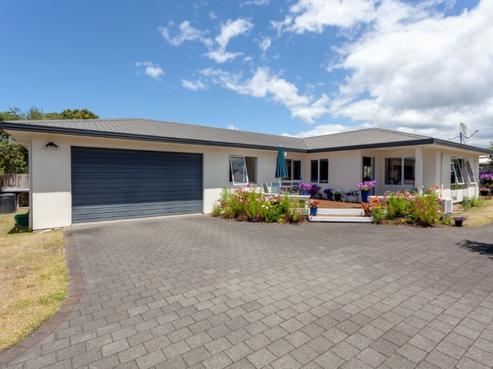 111B Exeter Road, Whangamata