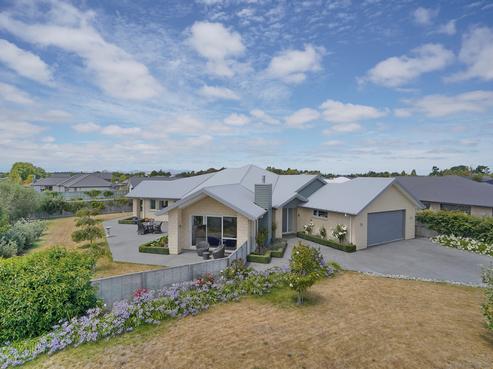 8 Raymond Place, West Melton