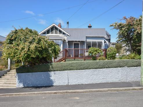 4 Cook Street, Mornington