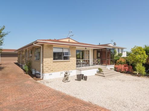 7 Bolton Place, Richmond