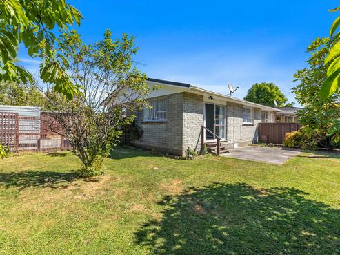 5B Fremont Grove, Totara Park