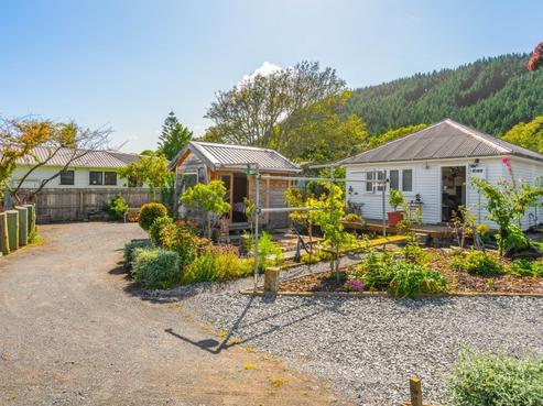 5 Tararua Street, Paraparaumu