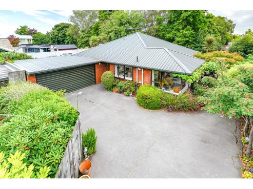 2/215 Memorial Avenue, Burnside